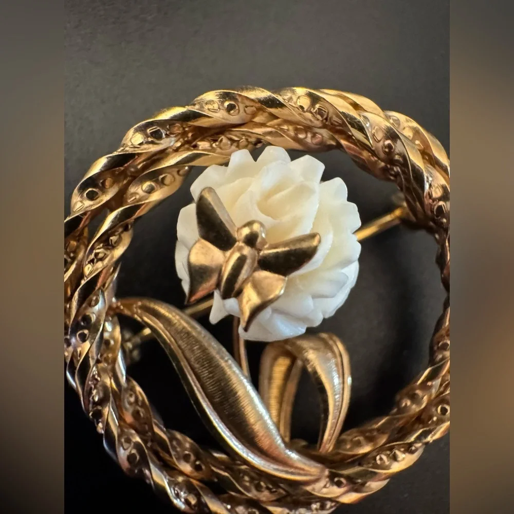 Vintage Curtis 1/20 14K Gold Filled Rose Wreath Brooch Floral Pin 1950s - EUC